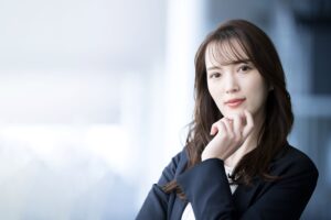なぜか毎日つらい…それは”考え方のクセ”かもしれません｜認知行動療法で心を整える方法